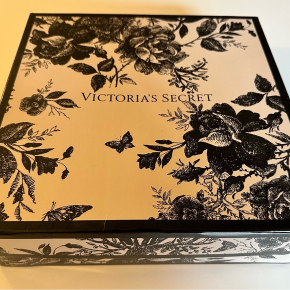 Victoria’s Secret sleep tank and cami - Size medium - Picture 6 of 6